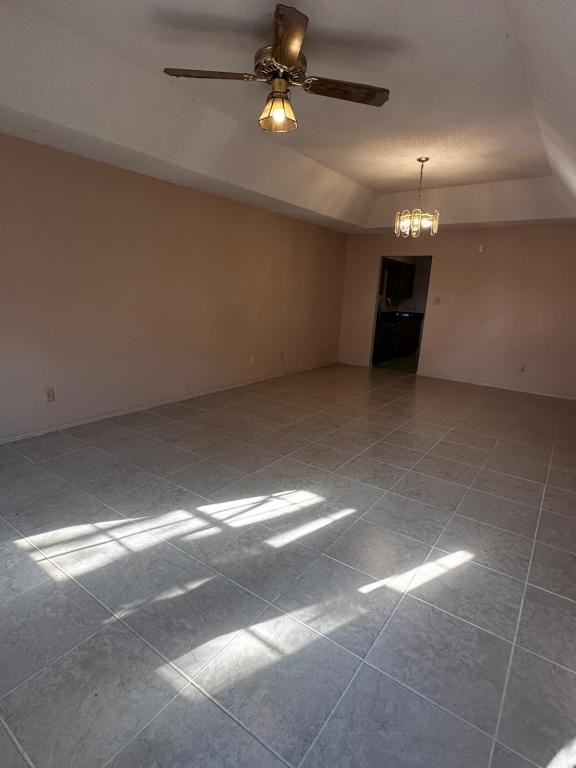 2704 Ashley Ct - Photo 2 of 12