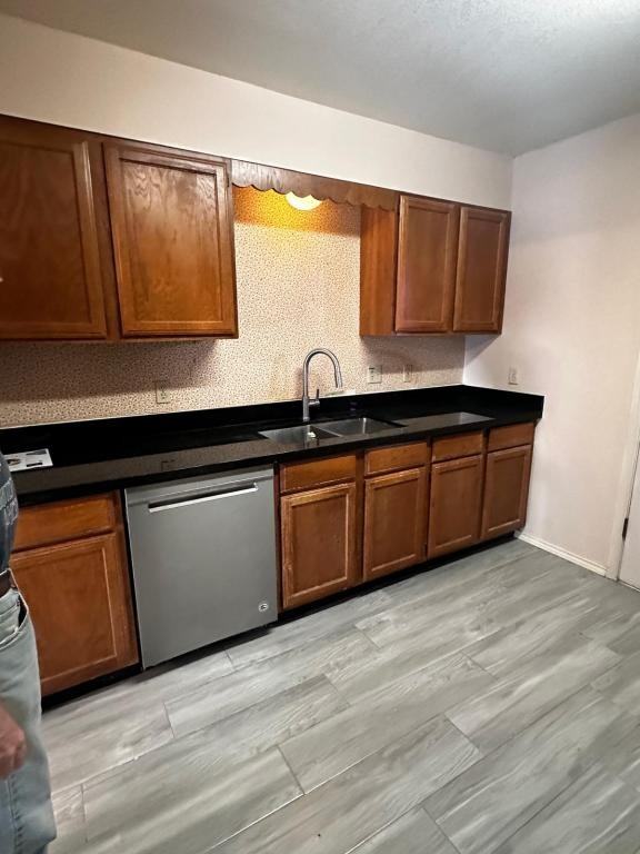 2704 Ashley Ct - Photo 4 of 12