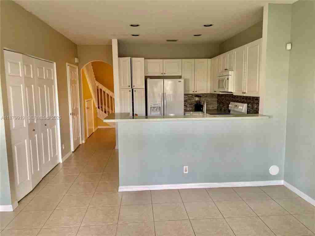 2904 Nw 33rd Ter - Photo 2 of 8