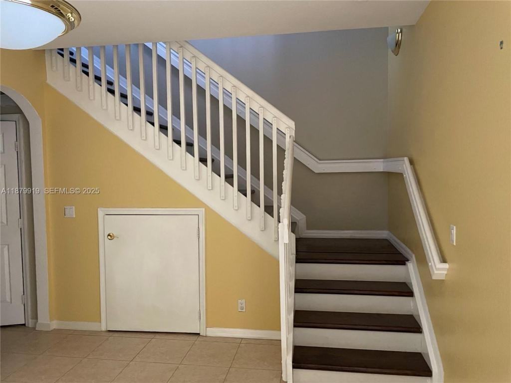 2904 Nw 33rd Ter - Photo 3 of 8