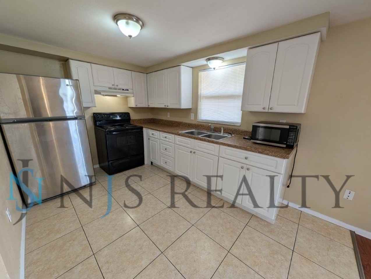 7635 Judith Cres - Photo 6 of 15