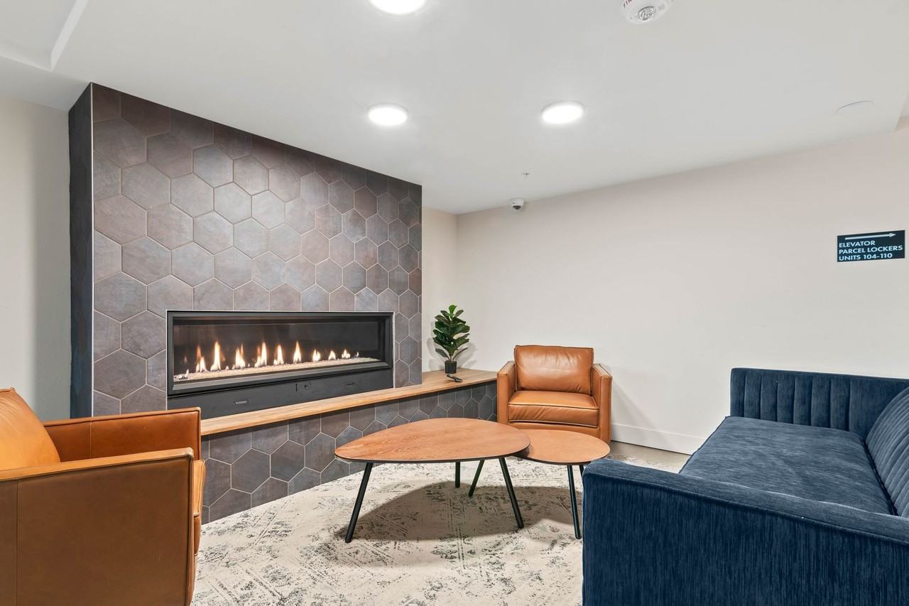 Bell View Apartments – Modern Living in North Capitol Hill - Photo 7 of 32