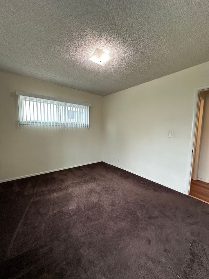 321-325 Calle Miramar - Photo 6 of 11
