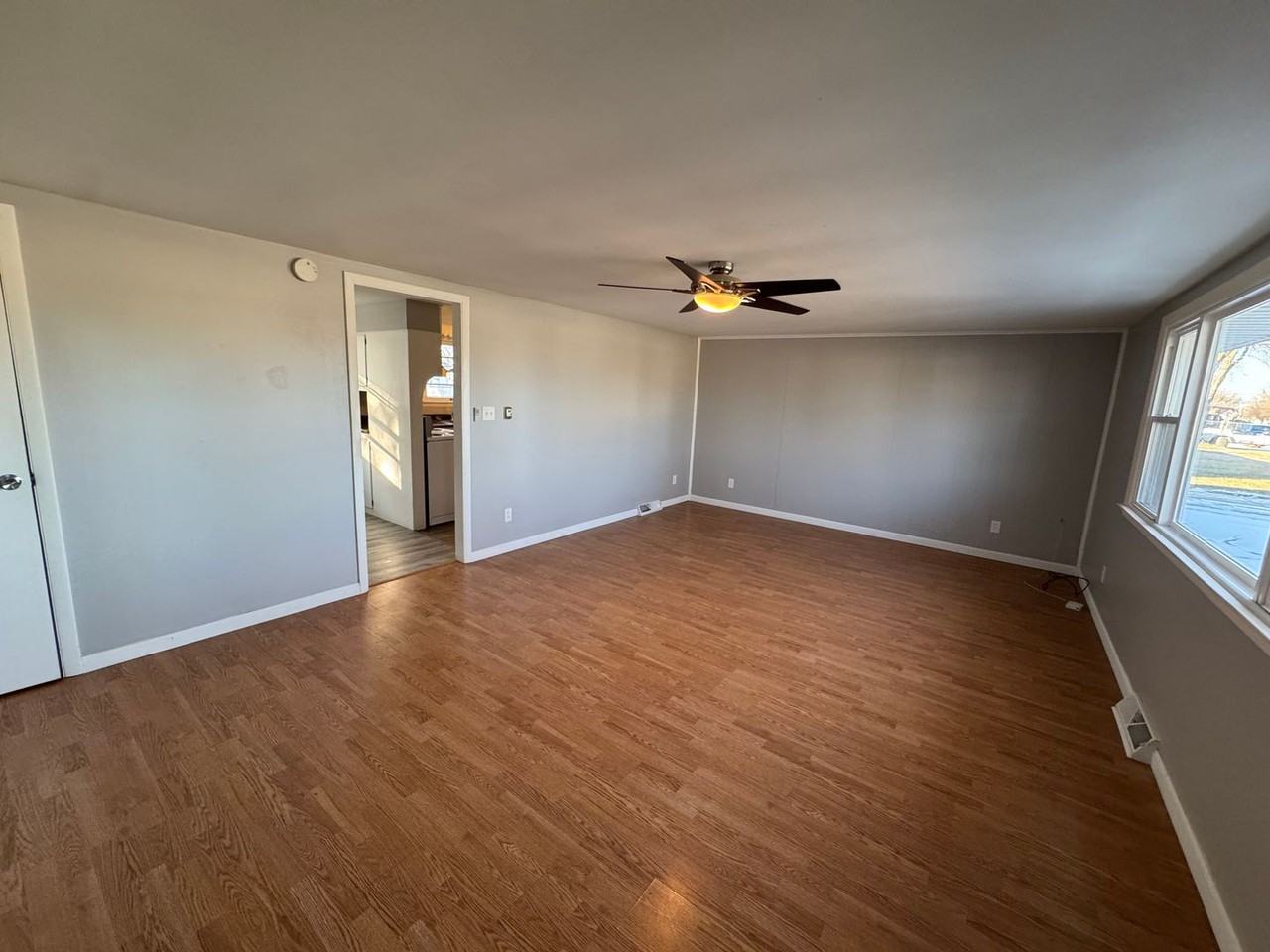 2316 11th St - Photo 3 of 9