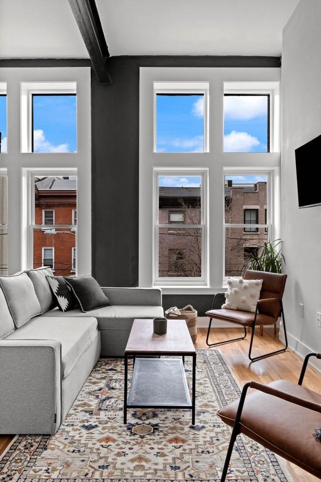 Firehouse - Photo 4 of 39