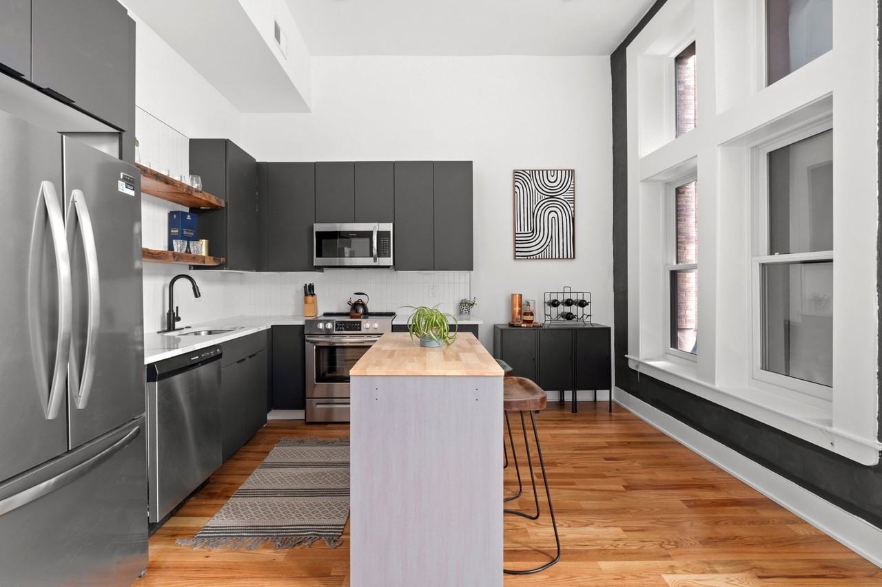 Firehouse - Photo 5 of 39