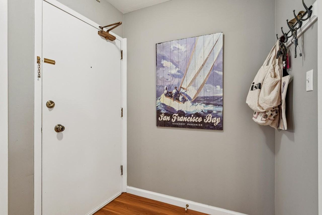 Greenwich St - Photo 2 of 40