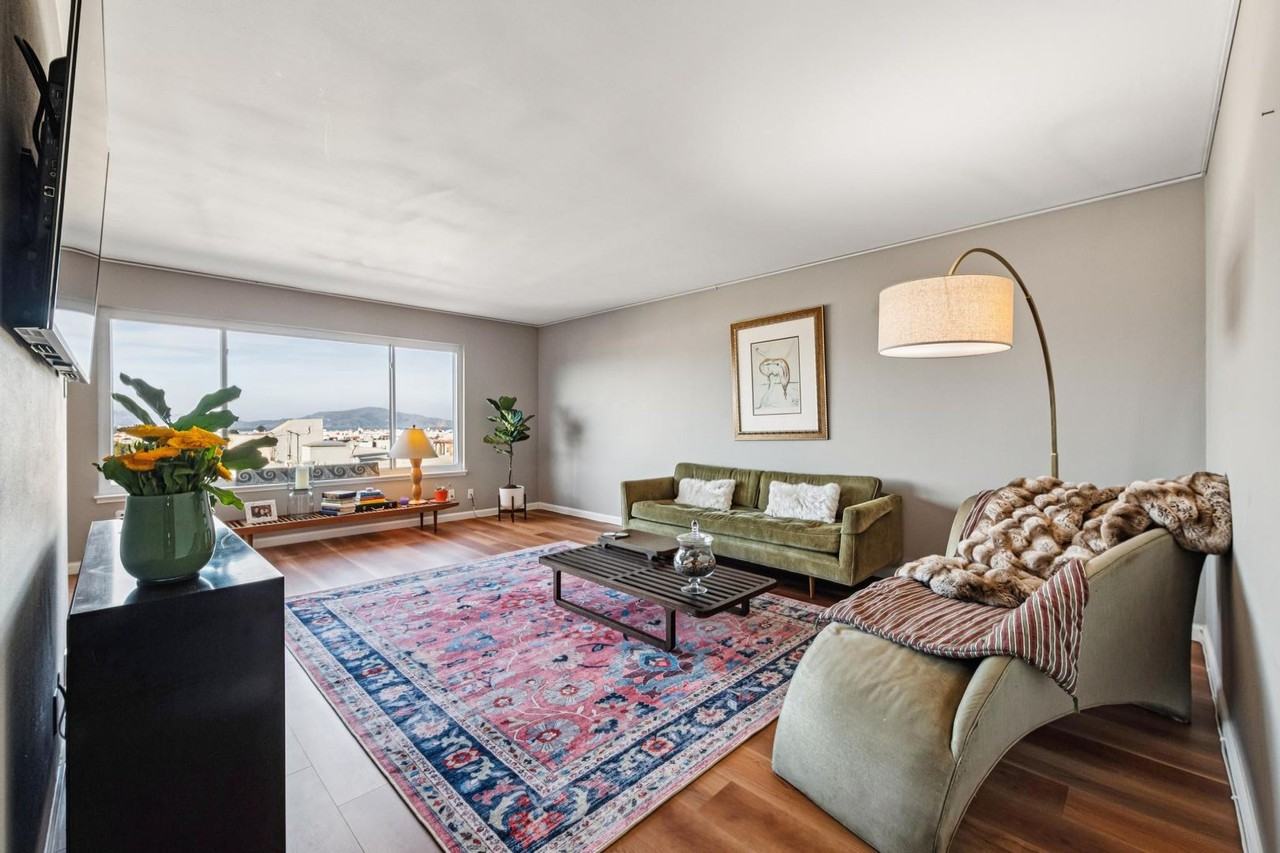 Greenwich St - Photo 3 of 40