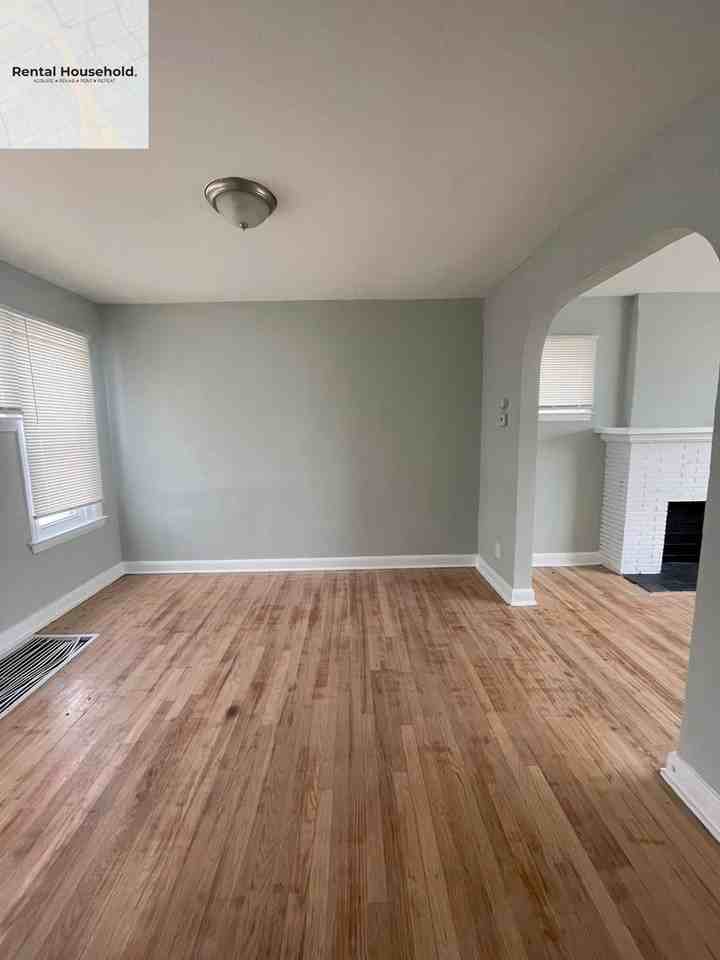 15719 Marlowe St - Photo 2 of 19