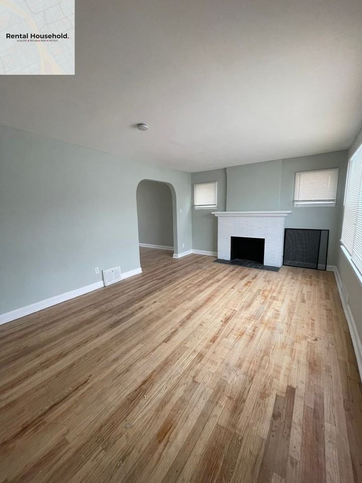 15719 Marlowe St - Photo 4 of 19