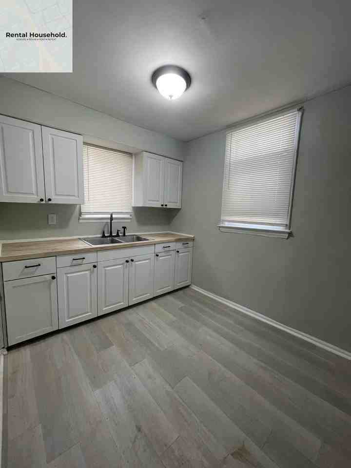 15719 Marlowe St - Photo 7 of 19