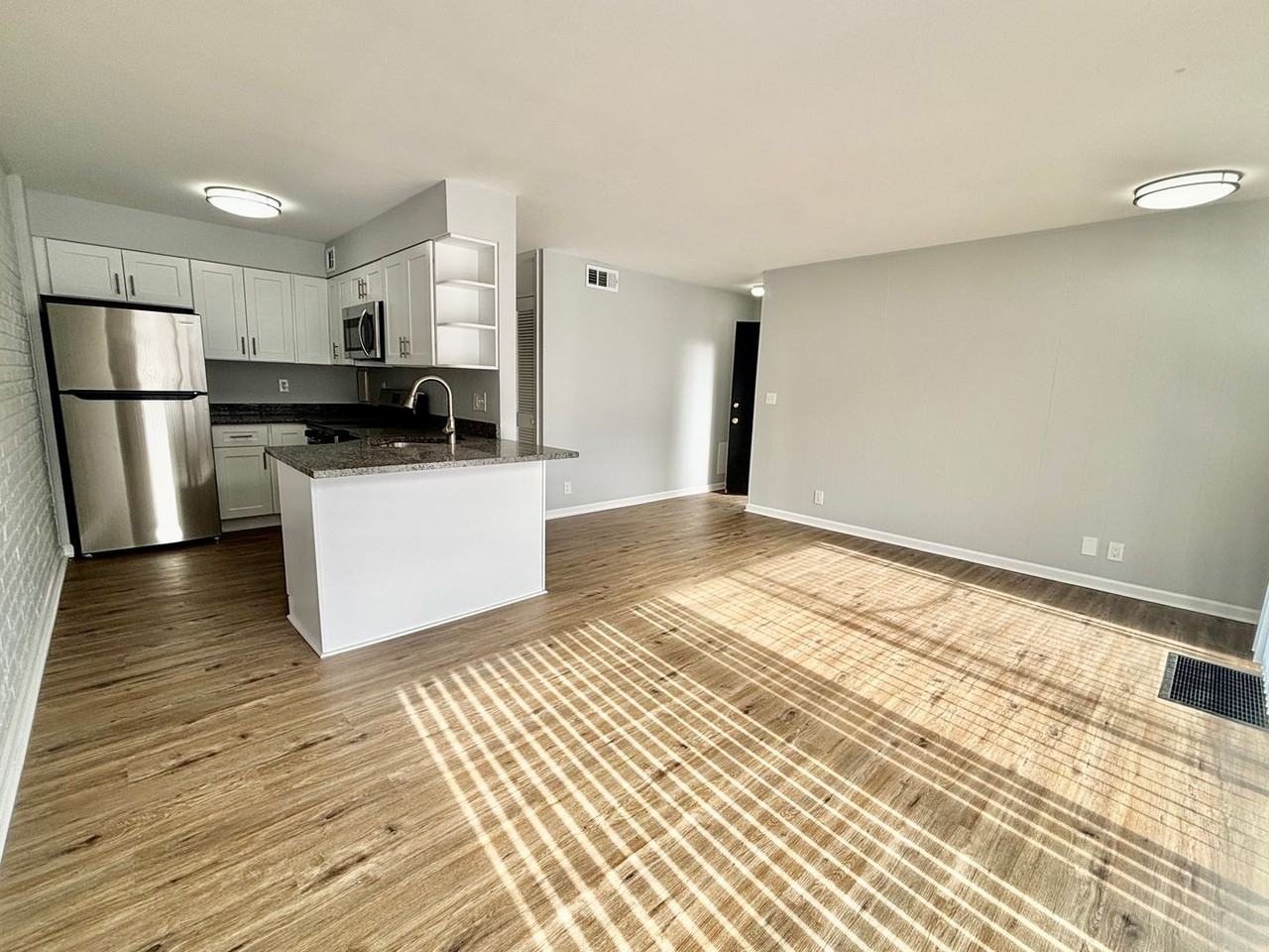 Wexford Plaza - Photo 6 of 18