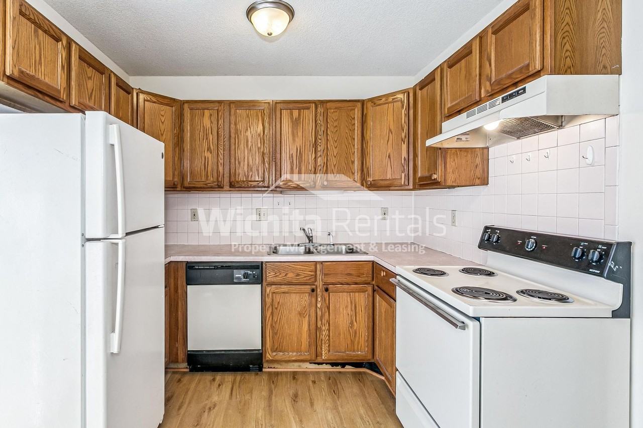 307 N Zachary Dr - Photo 4 of 11