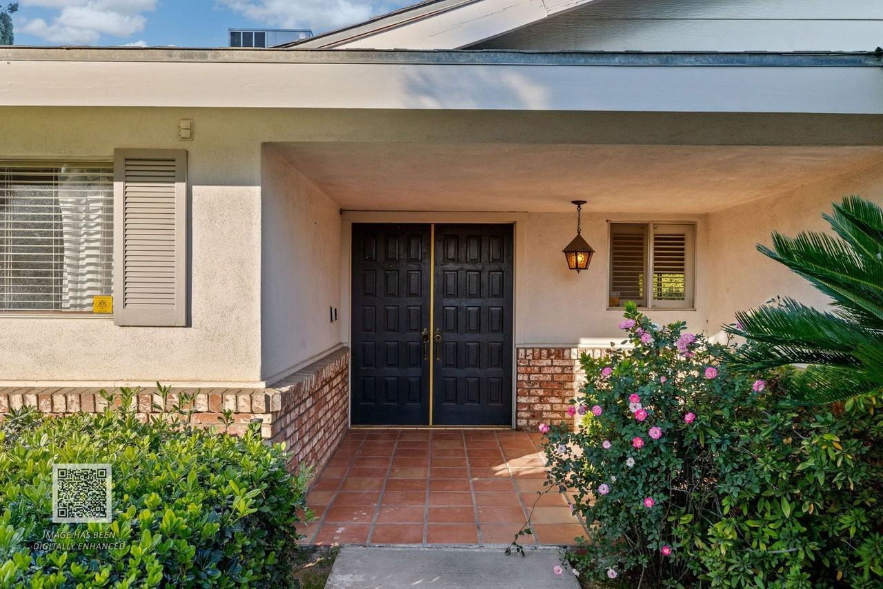 6412 Manchester Ln - Photo 2 of 28