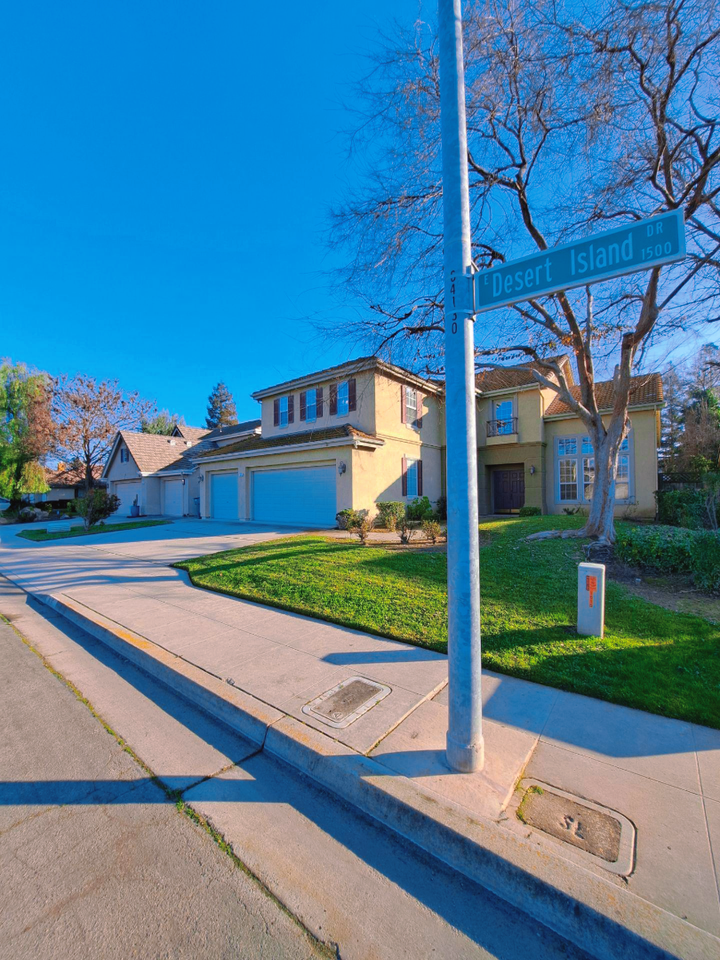 1615 E Desert Island Dr - Photo 3 of 32