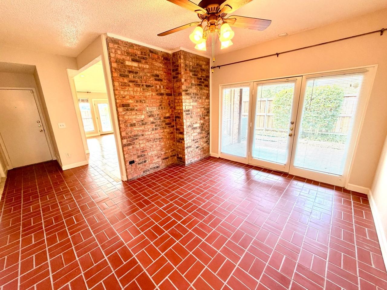 2018 Treehouse Ln - Photo 4 of 15