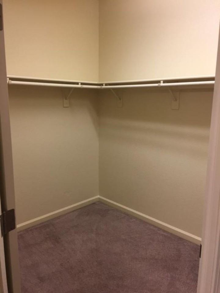 1025 Martin Ct - Photo 7 of 10