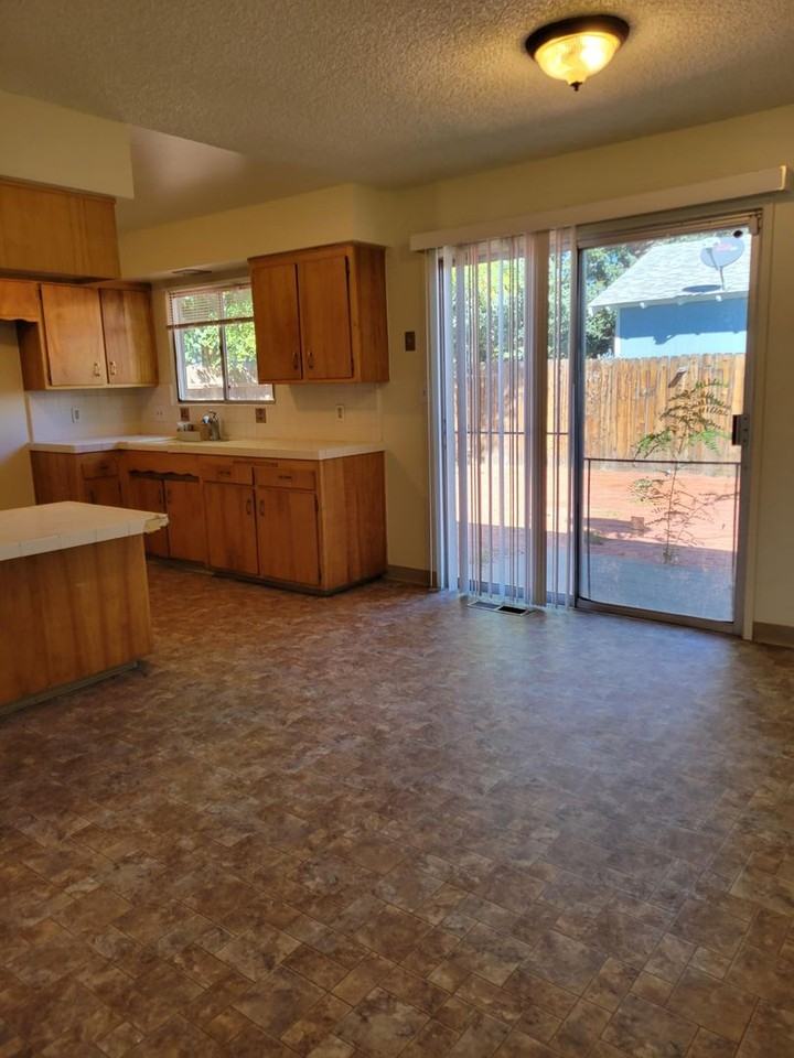 920 W Winnie Ln - Photo 4 of 18