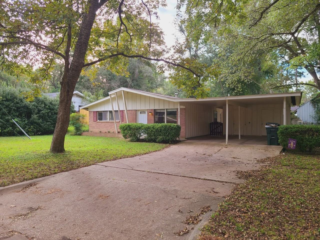 2409 Mimosa Dr - Photo 2 of 28