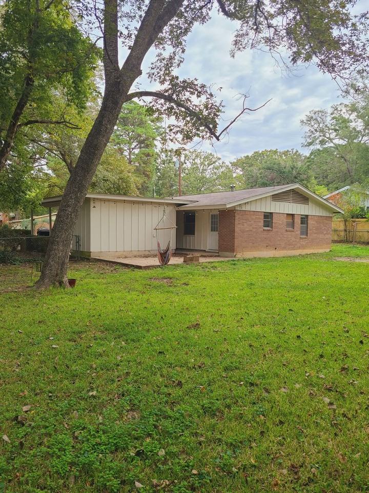 2409 Mimosa Dr - Photo 6 of 28