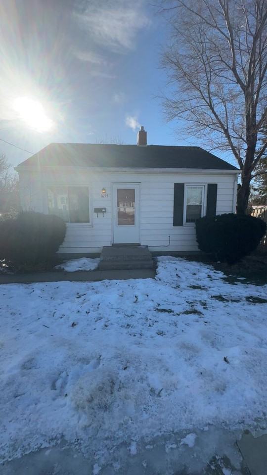 1655 32nd St Ne - Photo 2 of 2