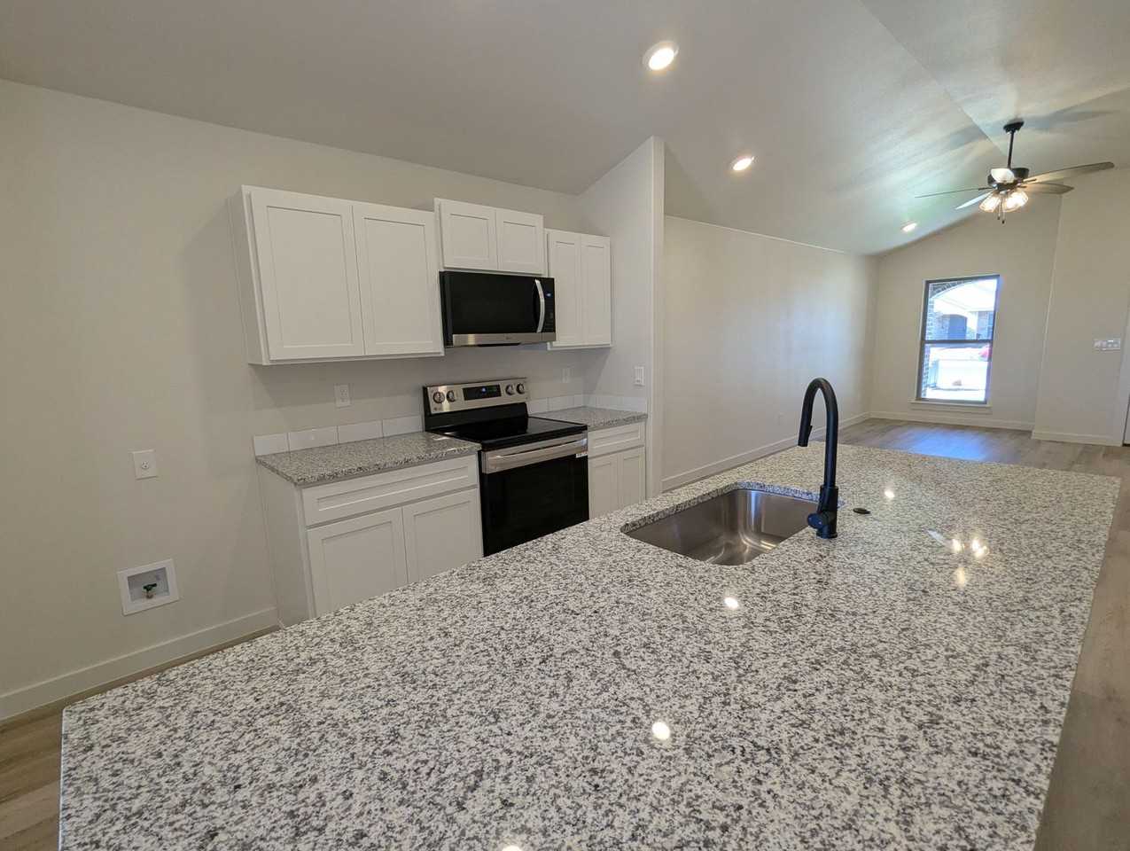 2008 Cottonwood Ave - Photo 6 of 30