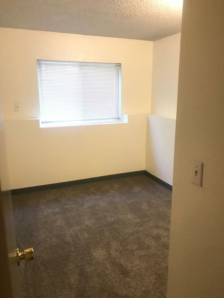 Regents Court Apartments - Photo 2 of 21