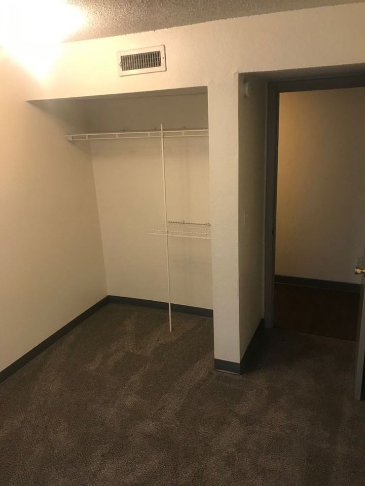 Regents Court Apartments - Photo 3 of 21