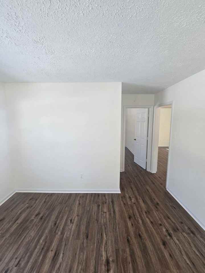 7811 Partridge Ct - Photo 7 of 22