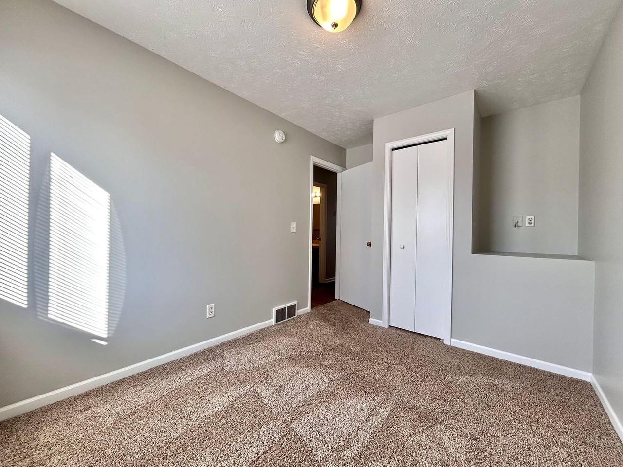 841 Benson Ave Ne - Photo 7 of 17