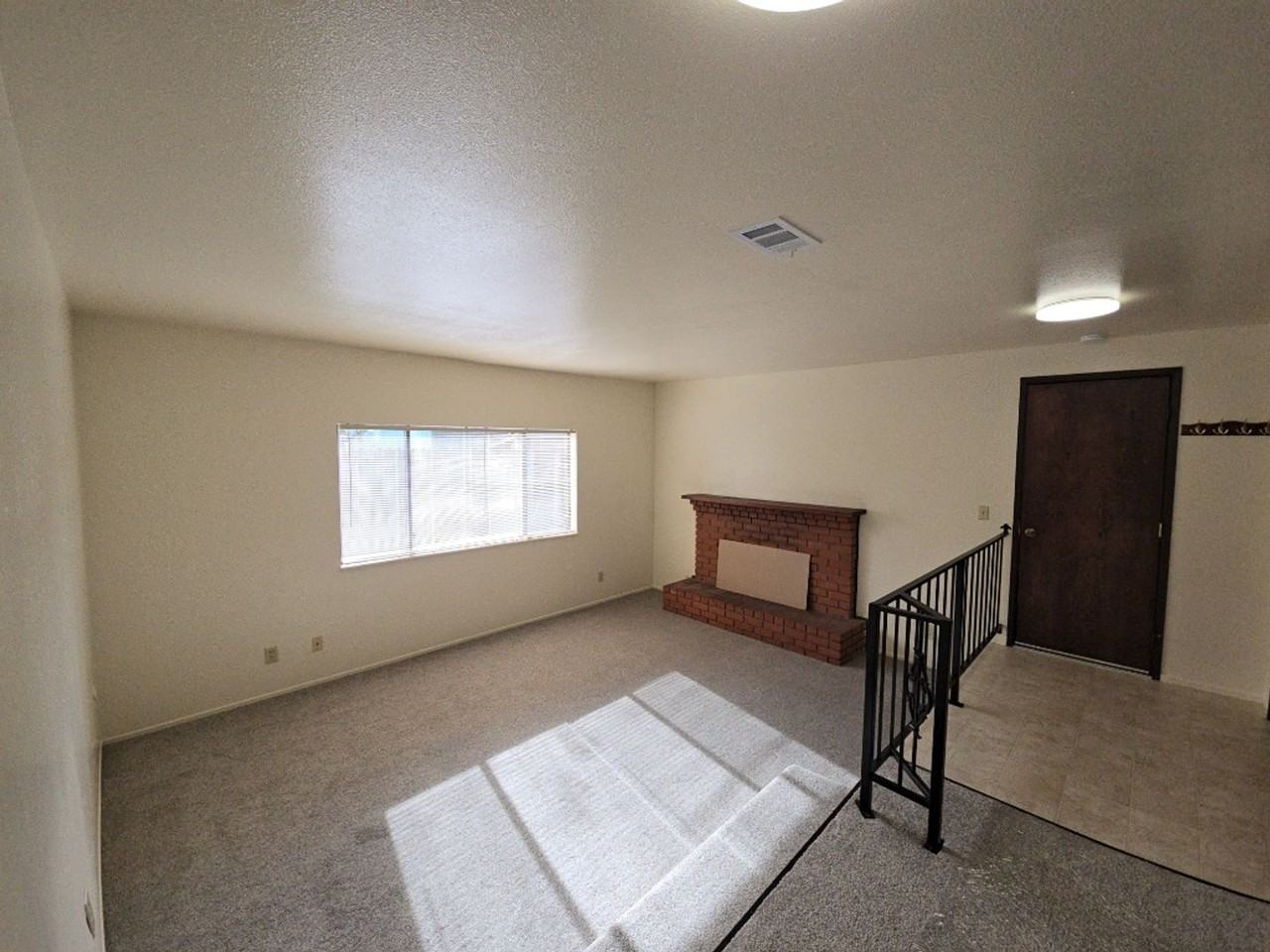 3424 Alliance Rd - Photo 7 of 32