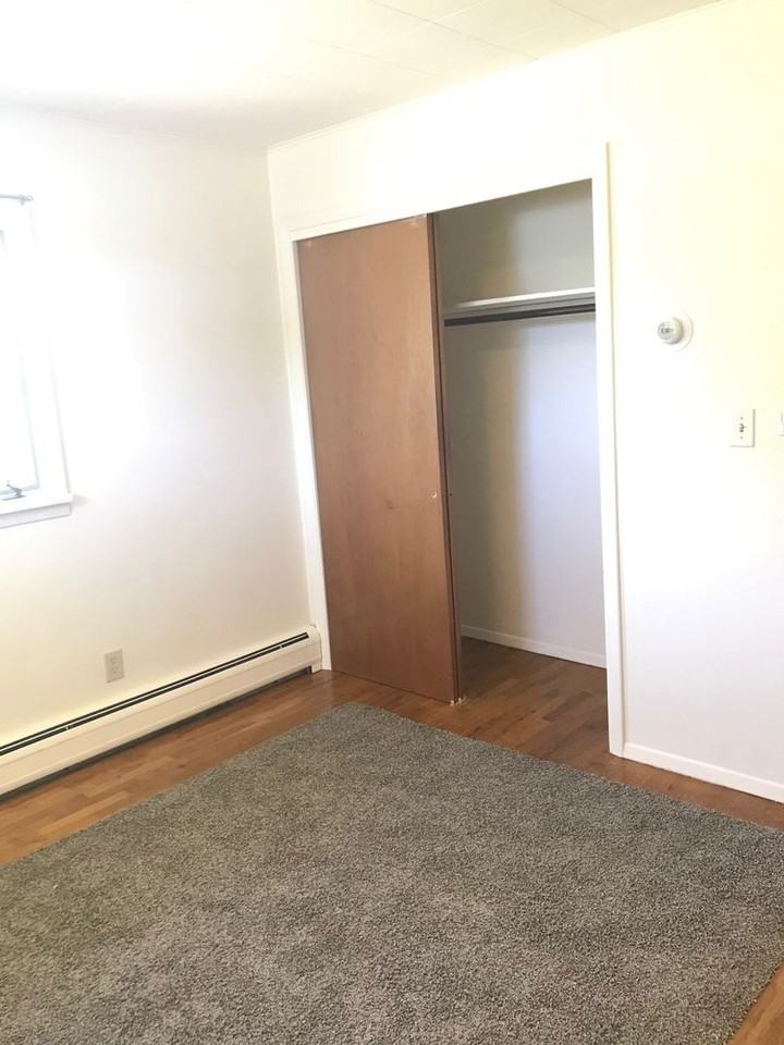 903 W Villard St - Photo 4 of 16