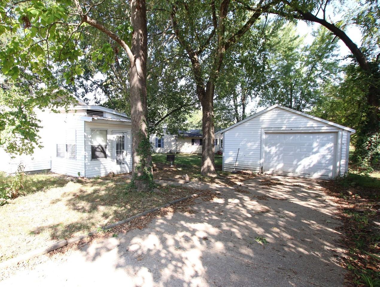 234 Hobart St - Photo 2 of 13