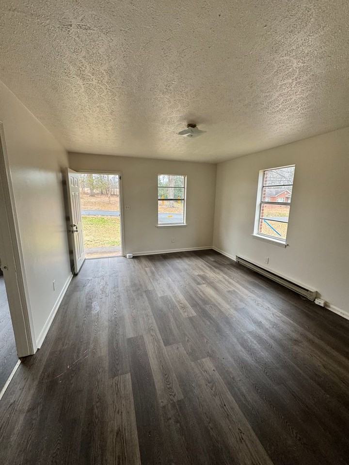 126 Woodland Ave - Photo 5 of 25