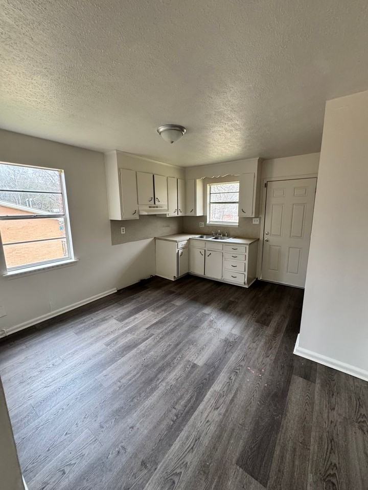 126 Woodland Ave - Photo 6 of 25