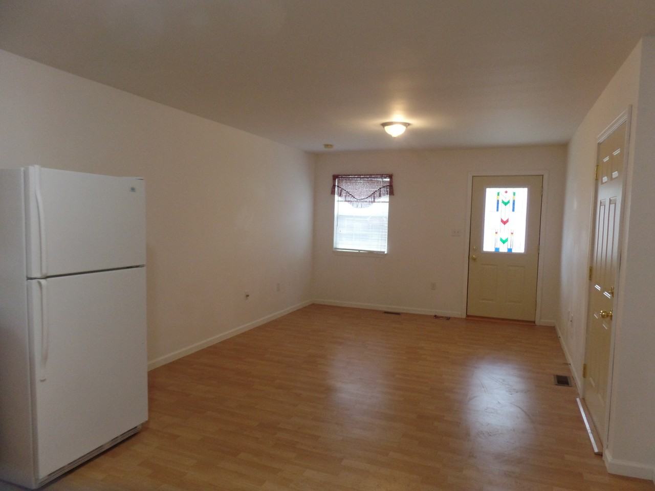 5505 N Clinton St - Photo 3 of 9