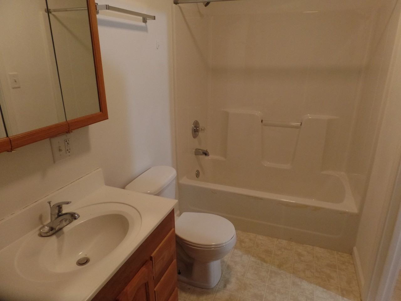 5505 N Clinton St - Photo 4 of 9