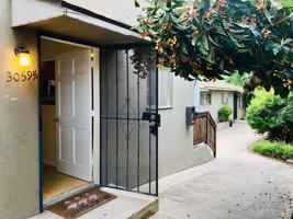 featured image of 3059 Hawthorn St