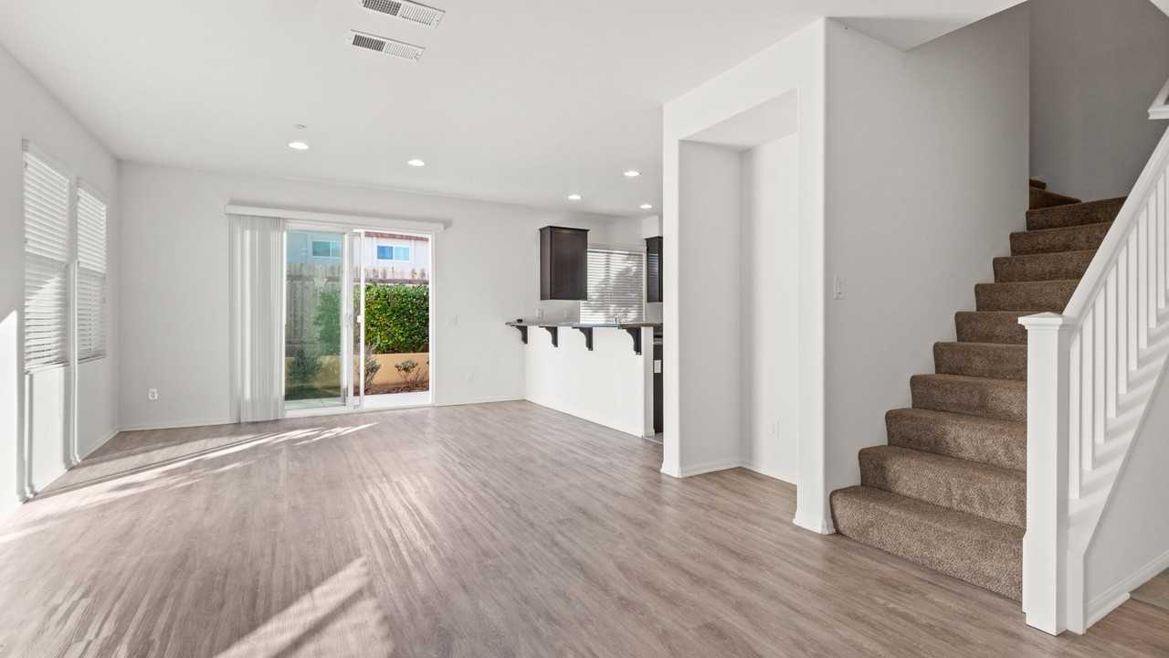 1538 Coronado Ave - Photo 6 of 28