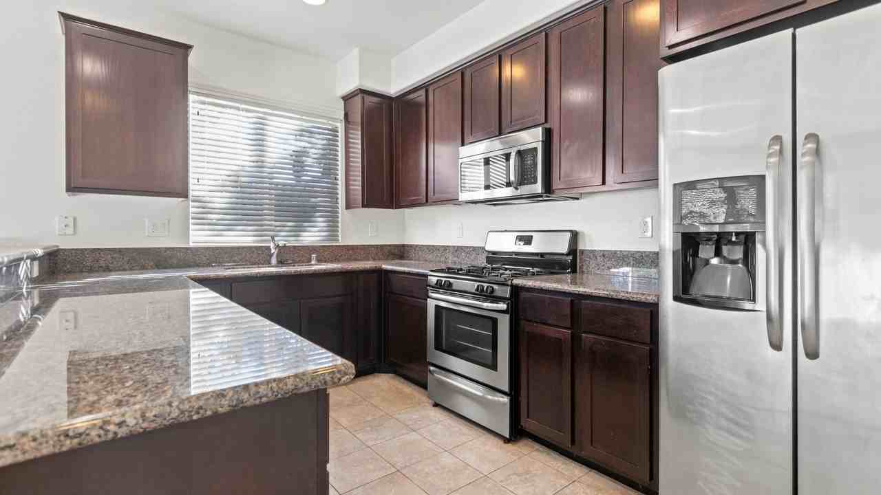 1538 Coronado Ave - Photo 7 of 22