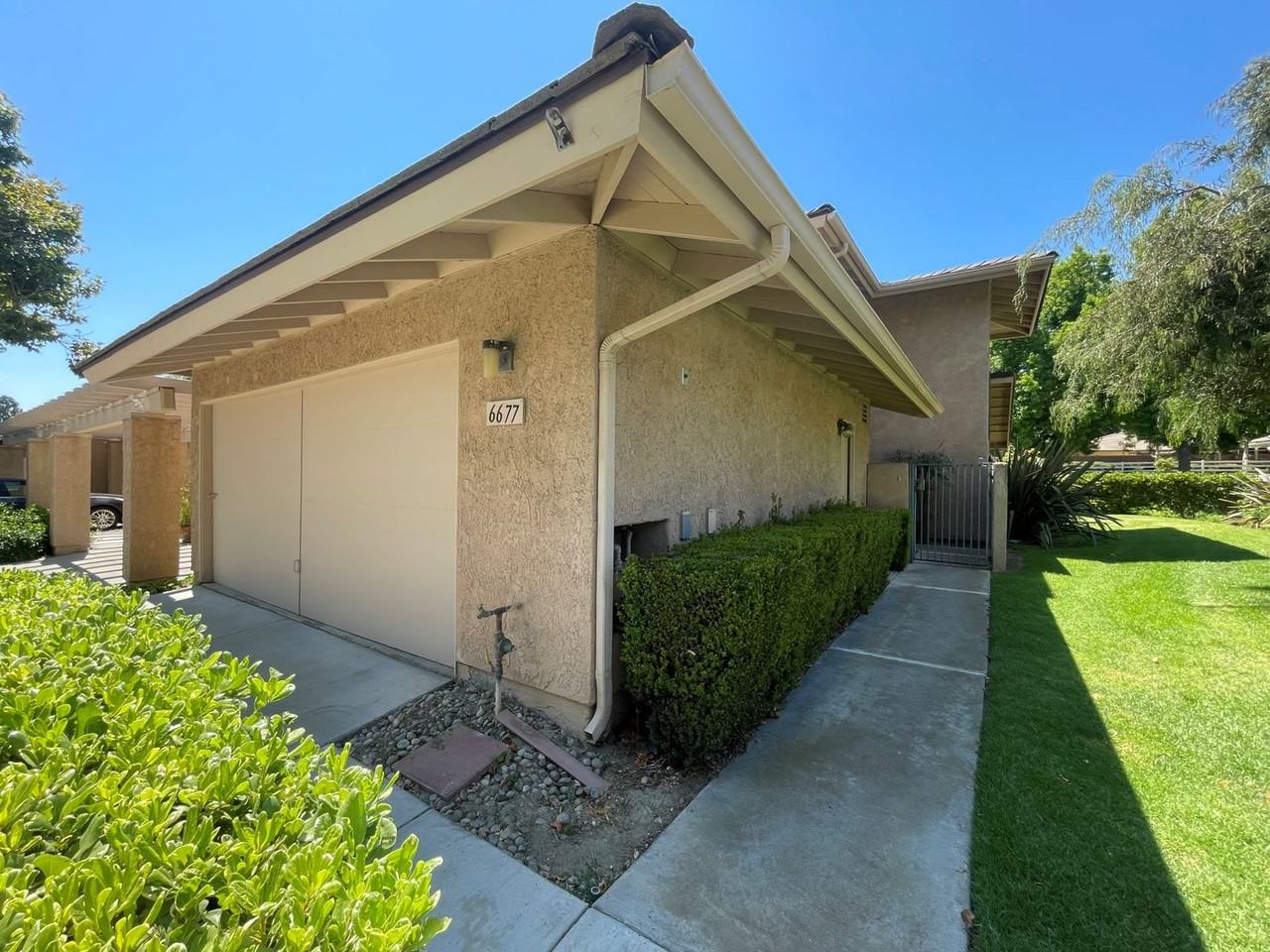 6677 Sargent Ln - Photo 2 of 40