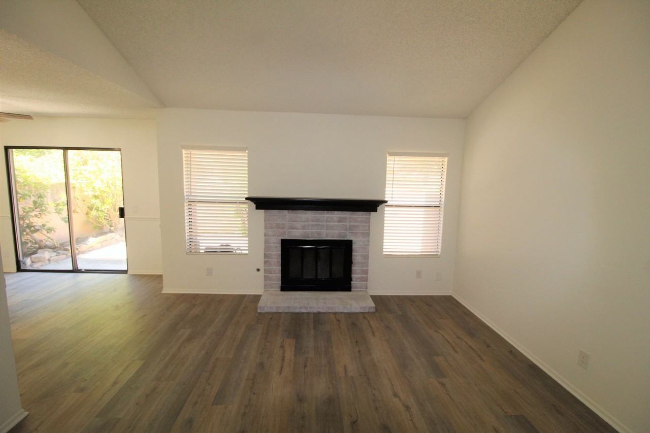 6677 Sargent Ln - Photo 6 of 40