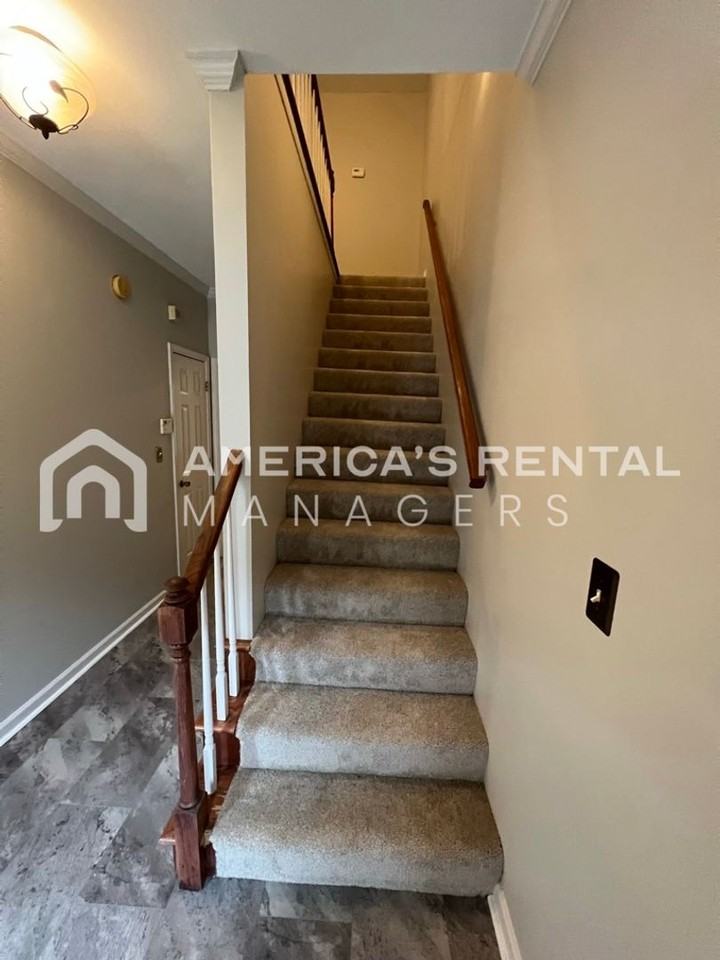 446 Cambrian Ridge Trl - Photo 2 of 29