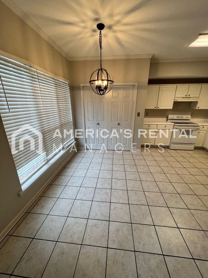 446 Cambrian Ridge Trl - Photo 4 of 29