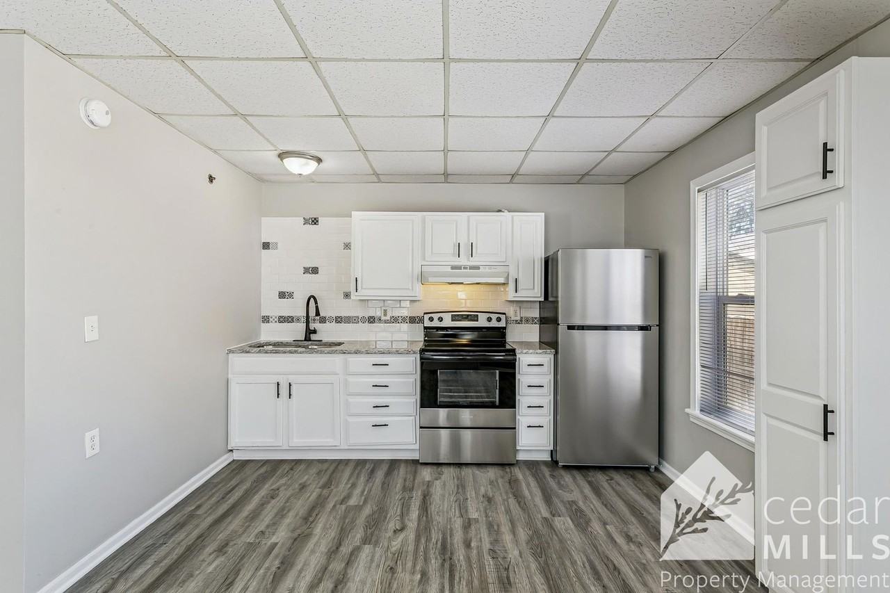 654 W North Ct #2 - Photo 3 of 11