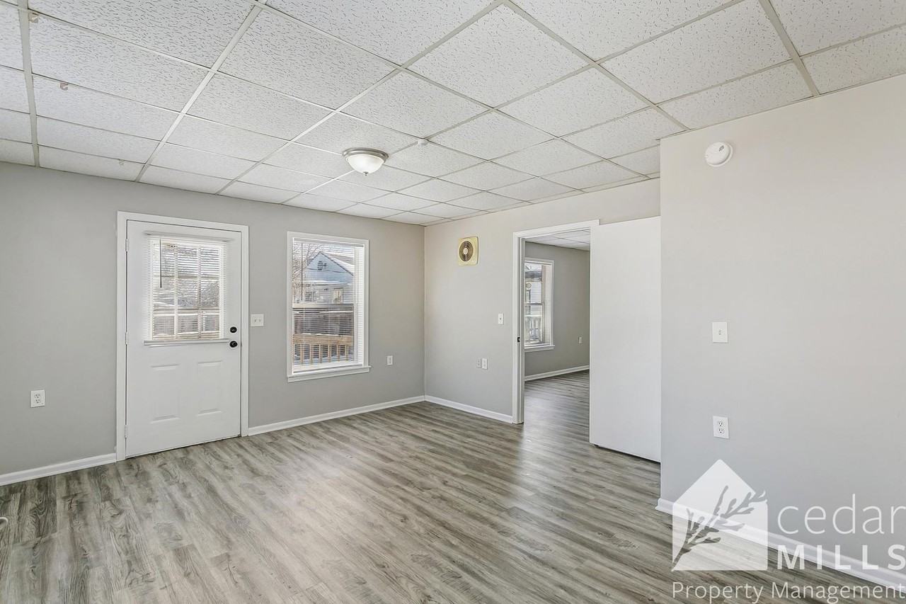 654 W North Ct #2 - Photo 5 of 11