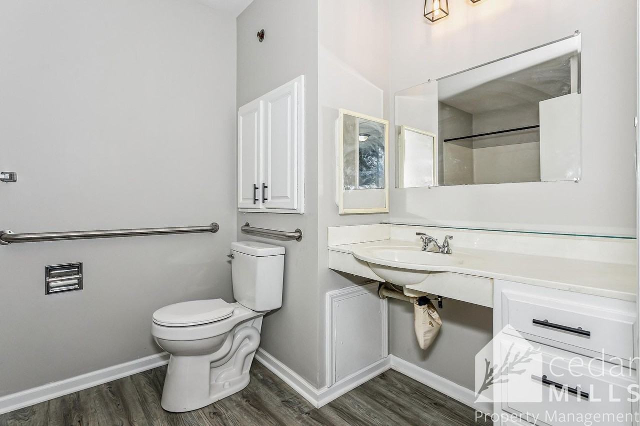 654 W North Ct #2 - Photo 7 of 11