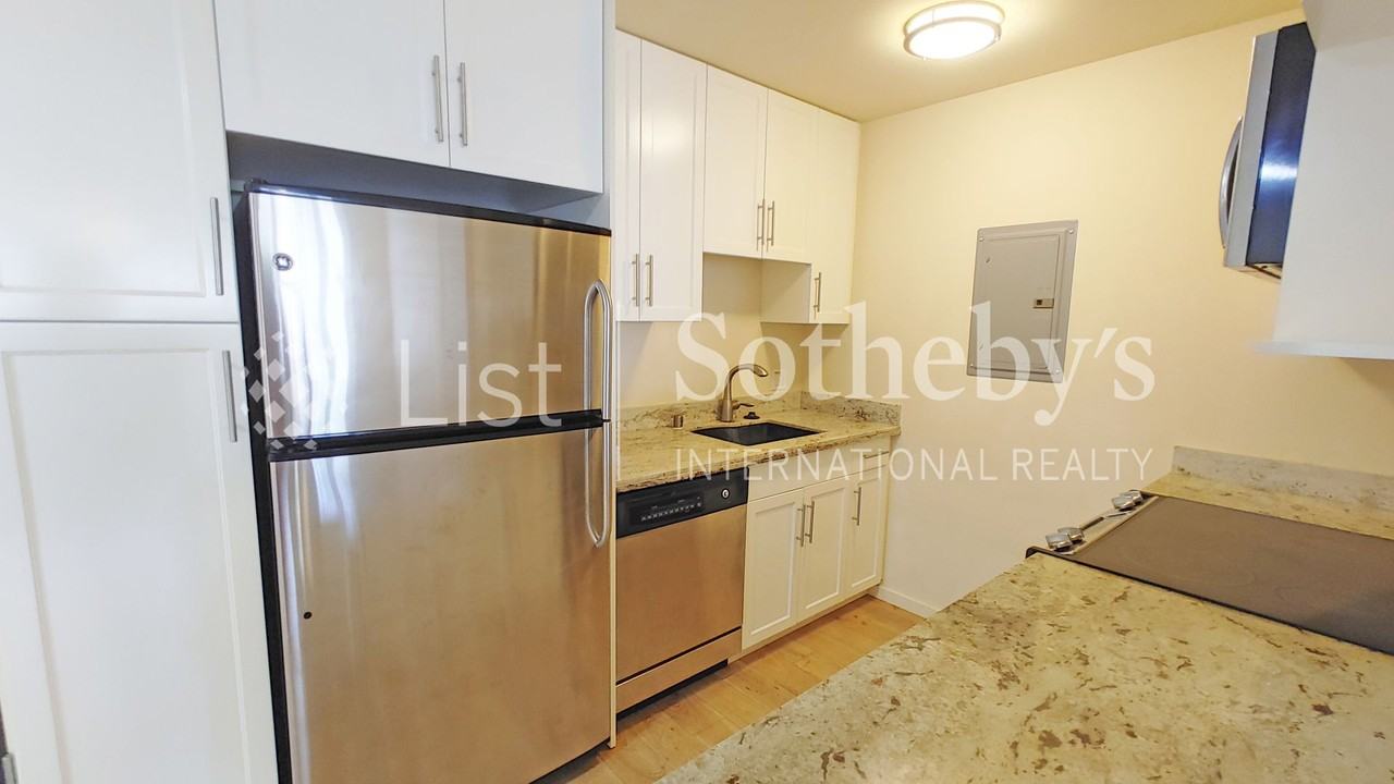 1820 Kaioo Dr - Photo 5 of 21