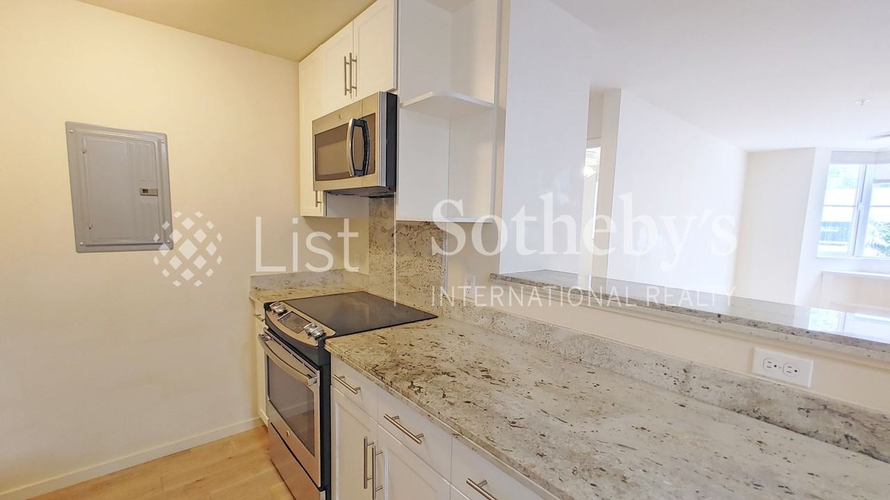 1820 Kaioo Dr - Photo 6 of 21