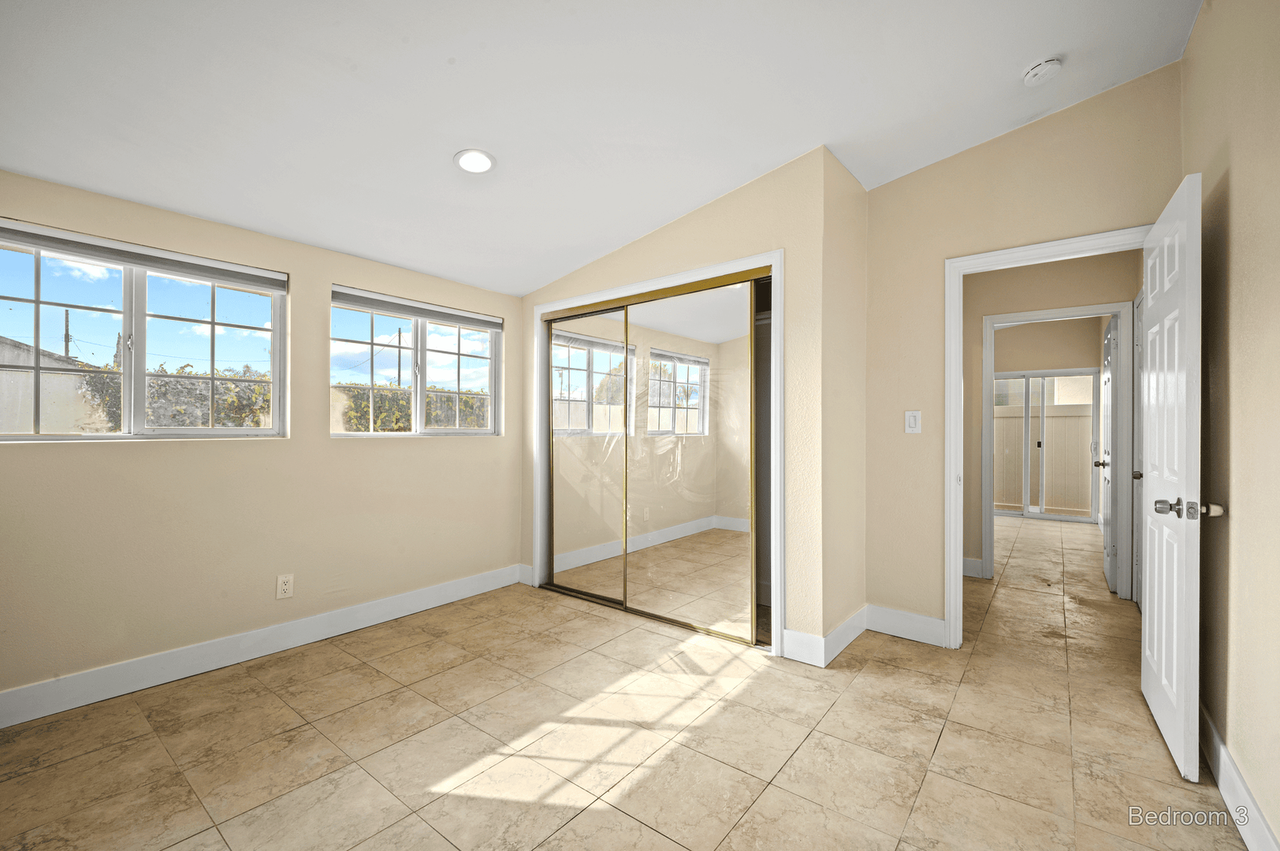 13701 Lanning St - Photo 5 of 28